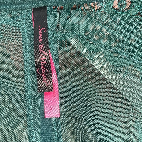 Size Small eyelash lace & shiny stretch satin bustier & thong set new with tags - Picture 14 of 16